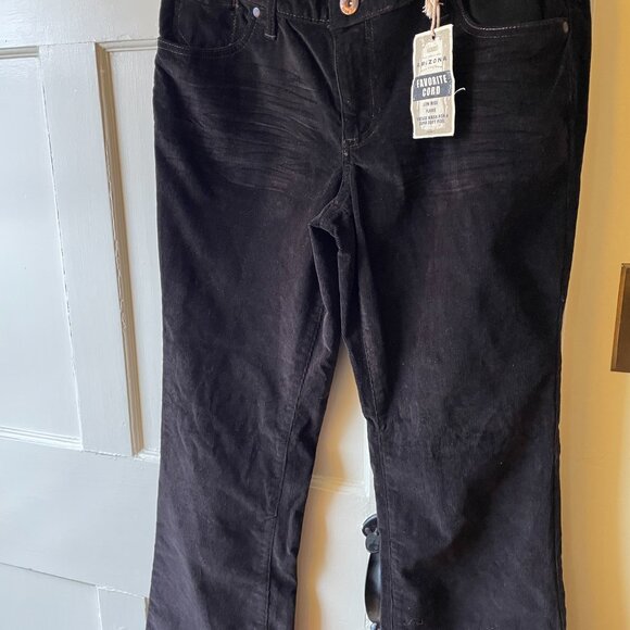 NWT! Arizona Jean Co. "Favorite" Low Rise Flare Corduroys - Picture 9 of 9